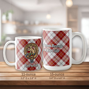 Clan MacPherson Wappen über Red Dress Tartan Kaffeetasse