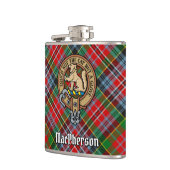 Clan MacPherson Wappen über Tartan Flachmann (Links)