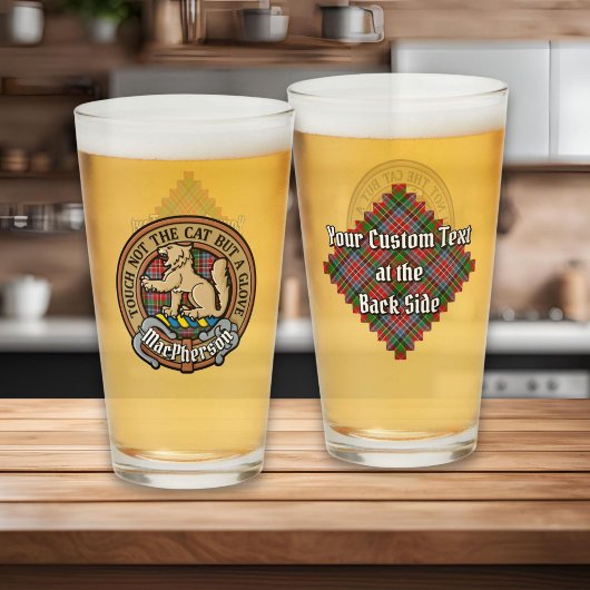 Clan MacPherson Wappen über Tartan Glas