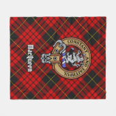 Clan MacQueen Crest über Tartan Fleecedecke (Vorderseite (Horizontal))