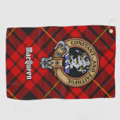 Clan MacQueen Crest über Tartan Golfhandtuch (Horizontal)