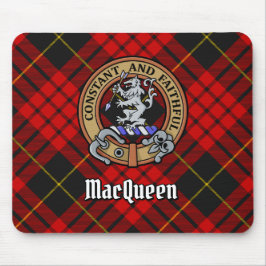 Clan MacQueen Crest über Tartan Mousepad