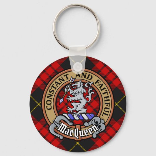 Clan MacQueen Crest über Tartan Schlüsselanhänger (Vorderseite)