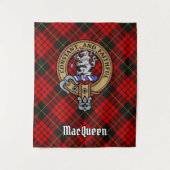 Clan MacQueen Crest über Tartan Wandteppich (Vorderseite)