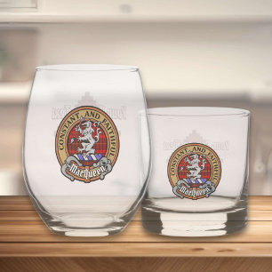 Clan MacQueen Crest über Tartan Whiskyglas
