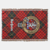Clan MacQueen-Wappen über Tartan Decke (Vorderseite)