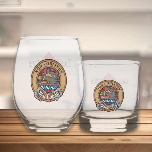 Clan MacTavish Wappen über Tartan Whiskyglas