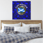 Clan Malcolm Wappen & Tartan Knot on Thistle Leinwanddruck (Insitu (Schlafzimmer))