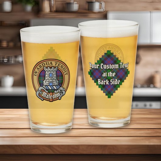 Clan Malcolm-Wappen über Tartan Glas