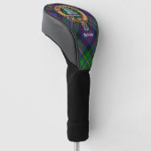 Clan Malcolm-Wappen über Tartan Golf Headcover (angewinkelt)