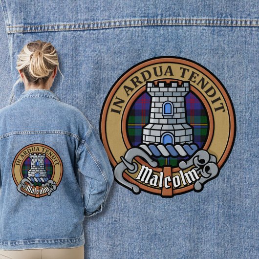 Clan Malcolm-Wappen über Tartan Jeansjacke