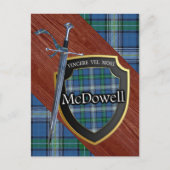Clan McDowell Tartan Sword & Shield Postkarte (Vorderseite)