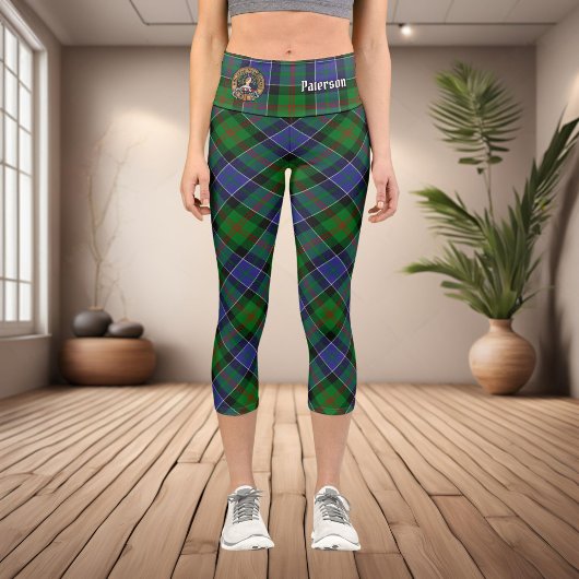 Clan Paterson Wappen über Tartan Capri Leggings