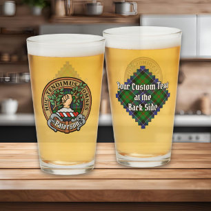 Clan Paterson Wappen über Tartan Glas