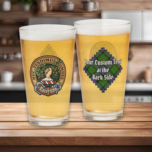 Clan Paterson Wappen über Tartan Glas