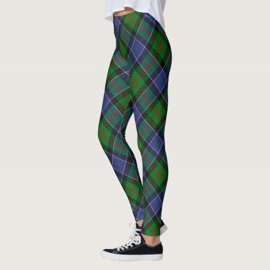 Clan Paterson Wappen über Tartan Leggings (Links)