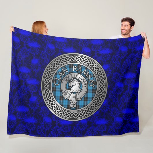 Clan Ramsay Wappen & Tartan Knot Fleecedecke (Beispiel)