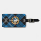 Clan Ramsay Wappen über Blue Hunting Tartan Gepäckanhänger (Vorderseite horizontal)