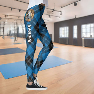 Clan Ramsay Wappen über Blue Hunting Tartan Leggings