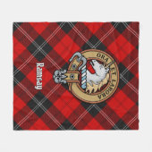 Clan Ramsay Wappen über Red Tartan Fleecedecke (Vorderseite (Horizontal))