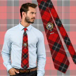 Clan Ramsay Wappen über Red Tartan Krawatte<br><div class="desc">Clan Ramsay Wappen Abzeichen umgeben von einem Gurt und Schnallen über rot kartan Hintergrund. Eigener Text.</div>