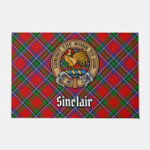 Clan Sinclair Wappen über Red Tartan Fußmatte (Vorderseite)