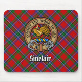 Clan Sinclair Wappen über Red Tartan Mousepad (Vorne)