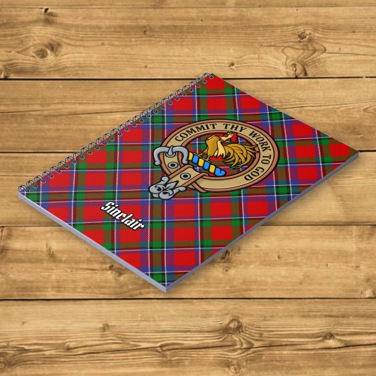 Clan Sinclair Wappen über Red Tartan Notizblock