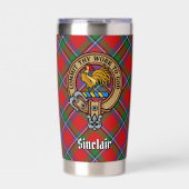 Clan Sinclair Wappen über Red Tartan Thermobecher (Vorderseite)