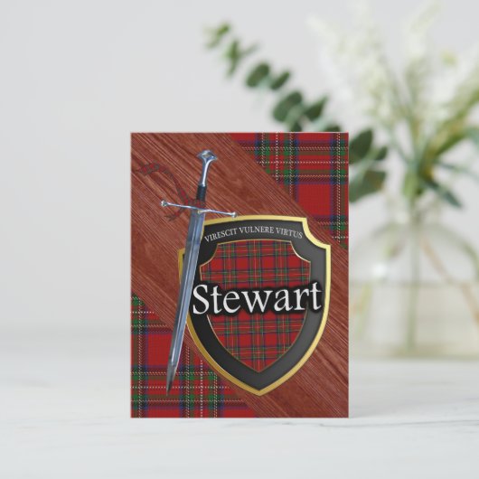 Clan Stewart Tartan Sword & Shield Postkarte (Stehend Vorderseite)