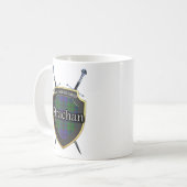 Clan Strachan Tartan-Schild und Schwerter Kaffeetasse (Vorderseite Links)