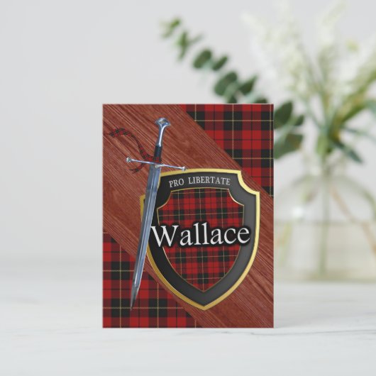 Clan Wallace Tartan Sword & Shield Postkarte (Stehend Vorderseite)