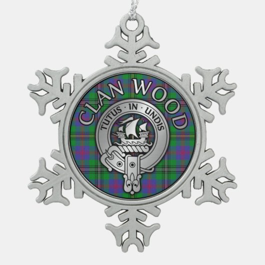 Clan Wood Wappen & Tartan Schneeflocken Zinn-Ornament (Vorderseite)