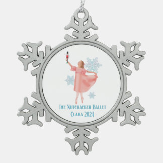 Clara mit Nutcracker 2024 Schneeflocken Zinn-Ornament