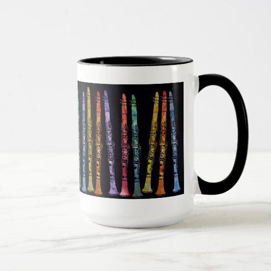 Clarinet-Zeichenstifte auf Schwarzem Tasse (Rechts)