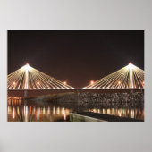 Clark Bridge bei Nacht Poster (Vorne)