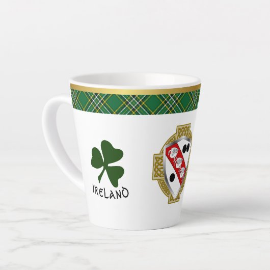 Clarke Irish Shield & Tartan Personalisiert Milchtasse (Linke Ecke)