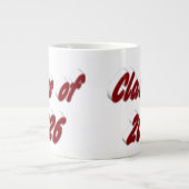 Class of 2026 burgundy typography graduation Jumbo-Tasse (Vorderseite)