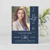 Class of 2026 Navy Blue Custom Photo Graduation  Einladung (Stehend Vorderseite)