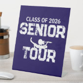 Class of 2026 Senior Year Tour Sockelschild (In Situ)