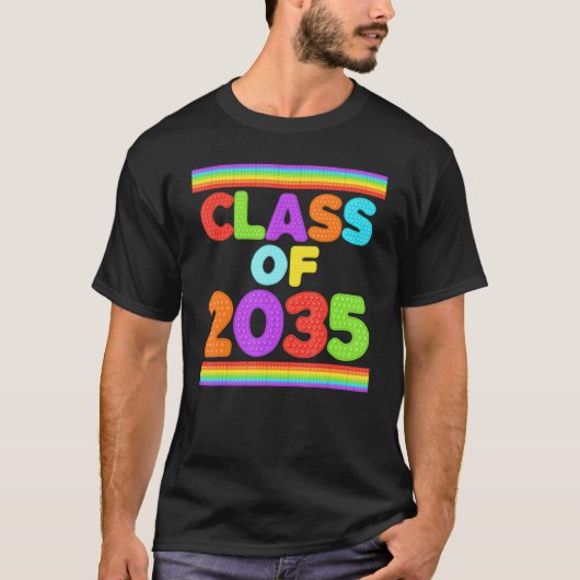 Class of 2035 Growing With Me Kindergarten Graduat T-Shirt (Vorderseite)