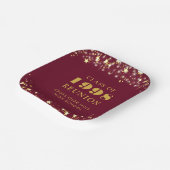 Class Wiedersehen Maroon Gold Stars Personalisiert Pappteller (Gewinkelt)