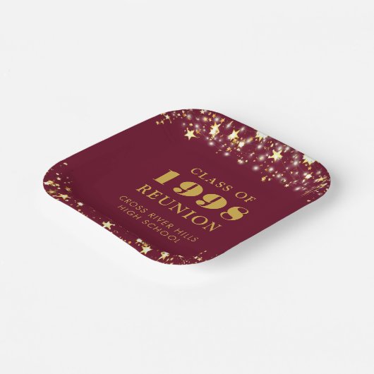 Class Wiedersehen Maroon Gold Stars Personalisiert Pappteller (Gewinkelt)