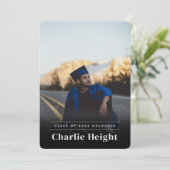 Classic 2023 Abschluss Einfaches Foto Einladung (Stehend Vorderseite)