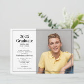 Classic 2025 Graduate Foto Abschluss Einladung (Stehend Vorderseite)