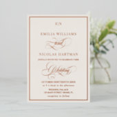 Classic Beige & Gold Monogram Wedding Folieneinladung (Stehend vorne)