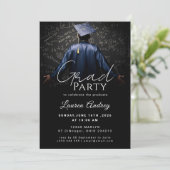Classic Black Graduation Invitation Einladung (Stehend Vorderseite)