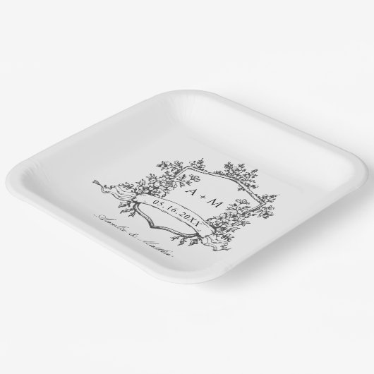 Classic Black & White Floral Crest Wedding Pappteller (Gewinkelt)