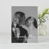 Classic Black & White Script Wedding Photo Dankeskarte (Stehend Vorderseite)