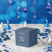 Classic Blue Elegant Serif Schriftart Moderne Ampe Geschenkschachtel